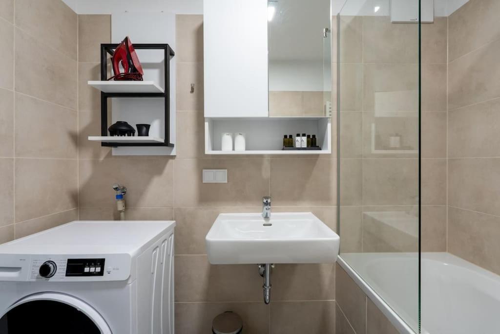 1Br Haven With Swift City Access By Hm Vienna Esterno foto