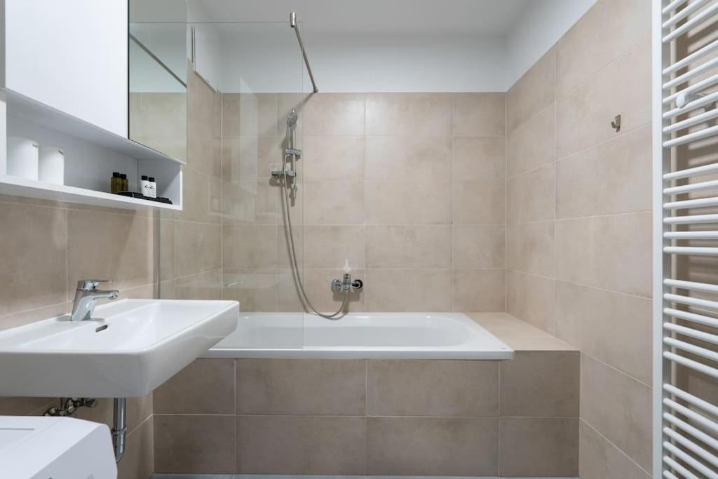 1Br Haven With Swift City Access By Hm Vienna Esterno foto