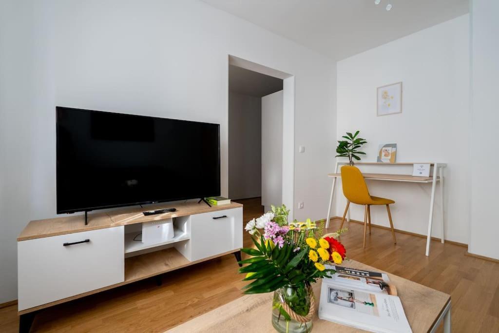 1Br Haven With Swift City Access By Hm Vienna Esterno foto