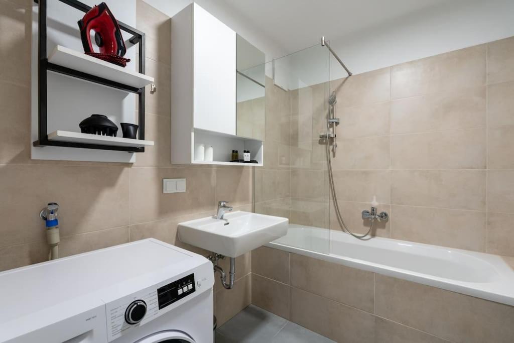 1Br Haven With Swift City Access By Hm Vienna Esterno foto